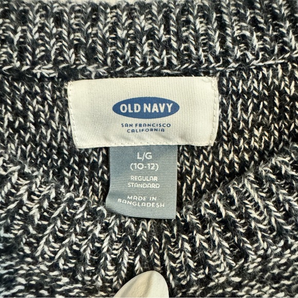 Bundle  - Tucker + Tate in Gray and Old Navy in Black & White. Size Boys… - Picture 14 of 16